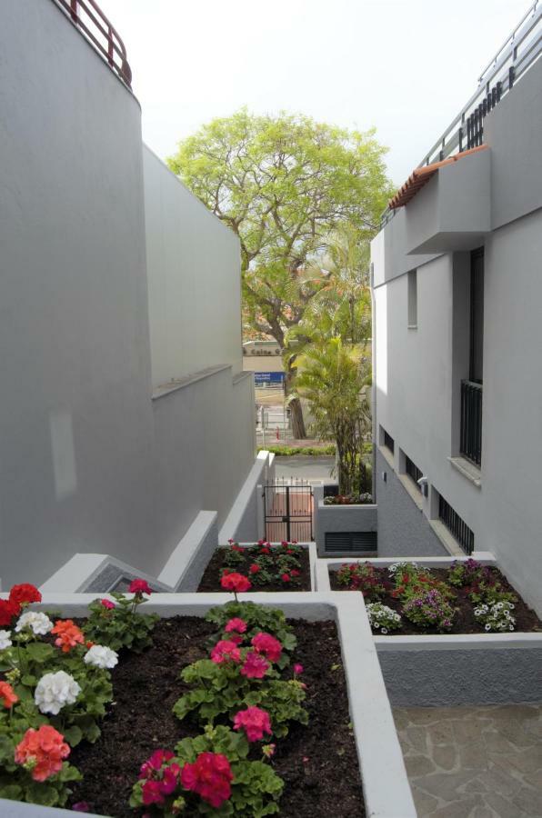 Apartamentos Turisticos Vitoria By Petit Hotels 푼샬 외부 사진